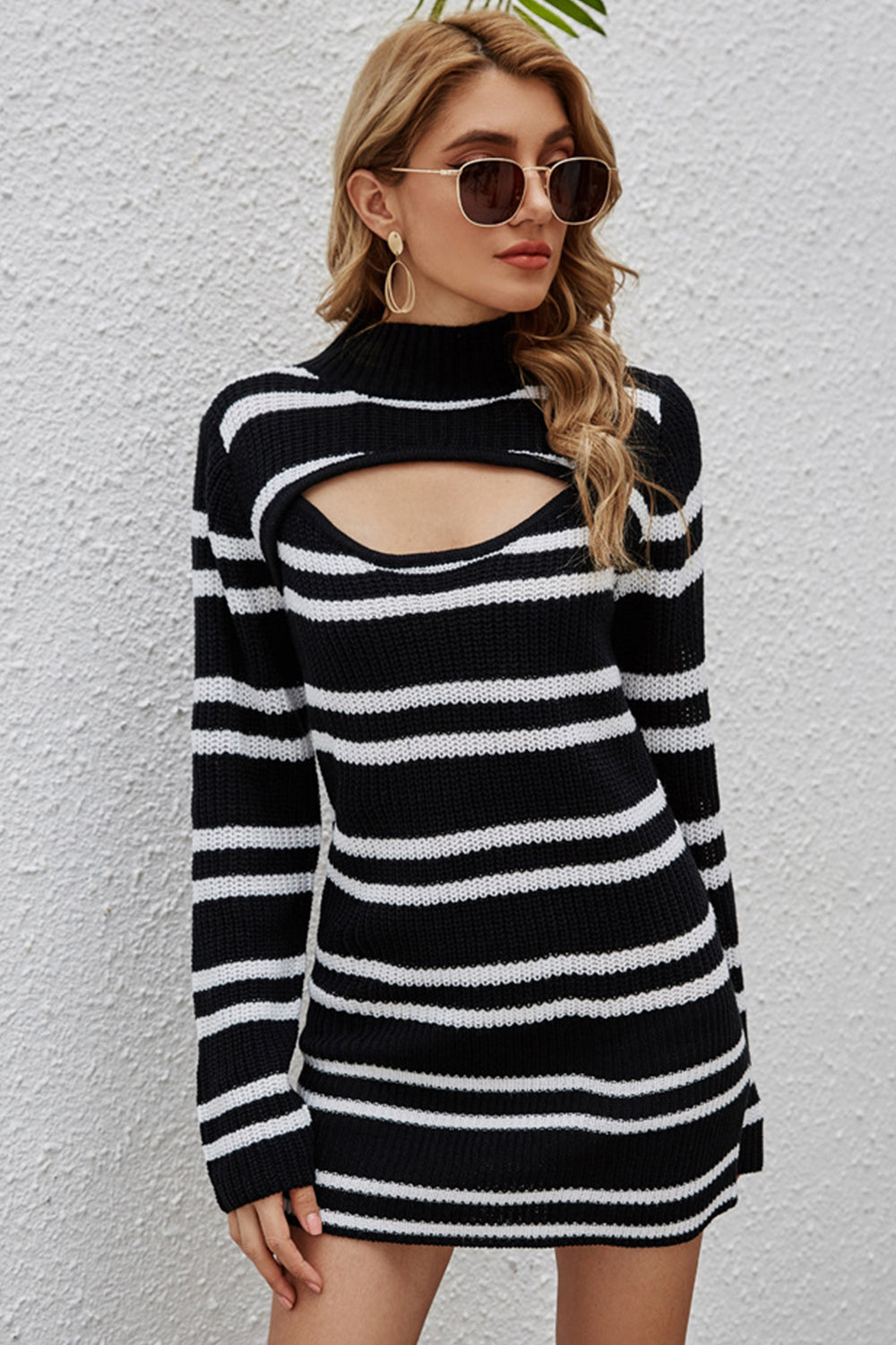 Creamtopmall Striped Contrast Hole Knitted Pullover