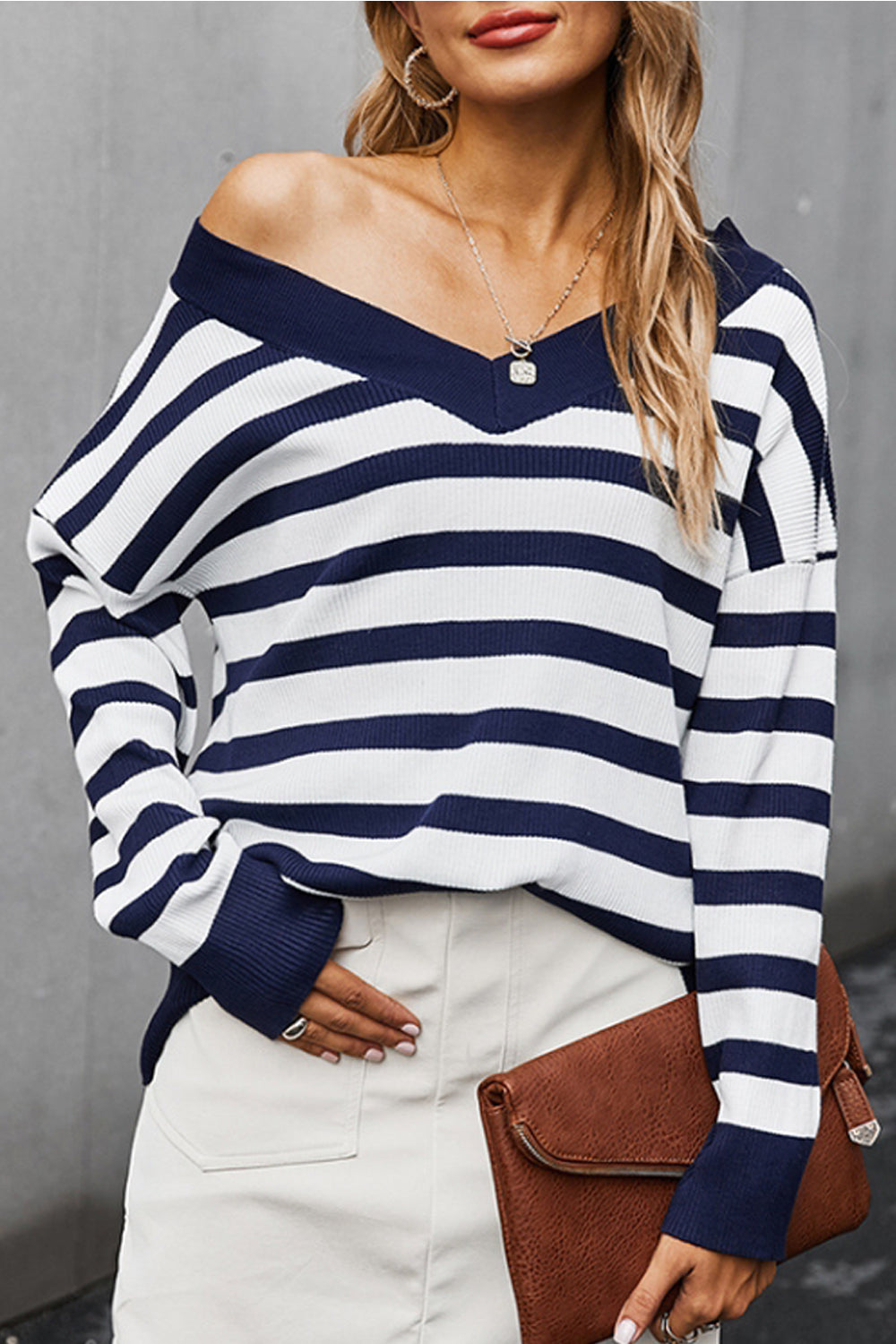 Creamtopmall V-neck Off Shoulder Stripe T-shirt