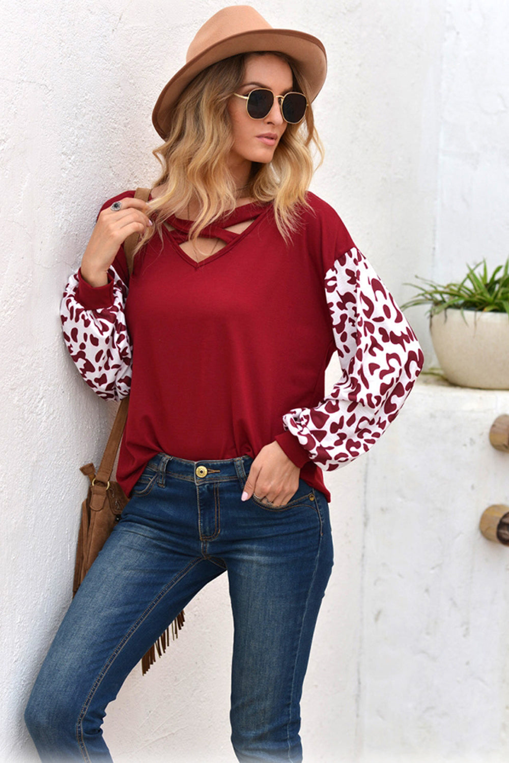 Creamtopmall Cross Collar Leopard Sleeve T-shirt