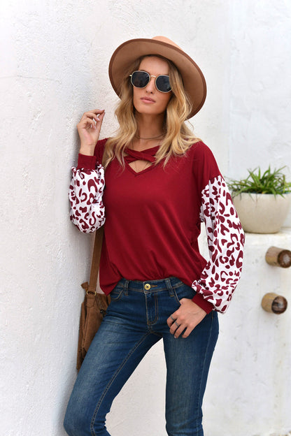 Creamtopmall Cross Collar Leopard Sleeve T-shirt