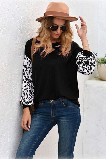 Creamtopmall Cross Collar Leopard Sleeve T-shirt