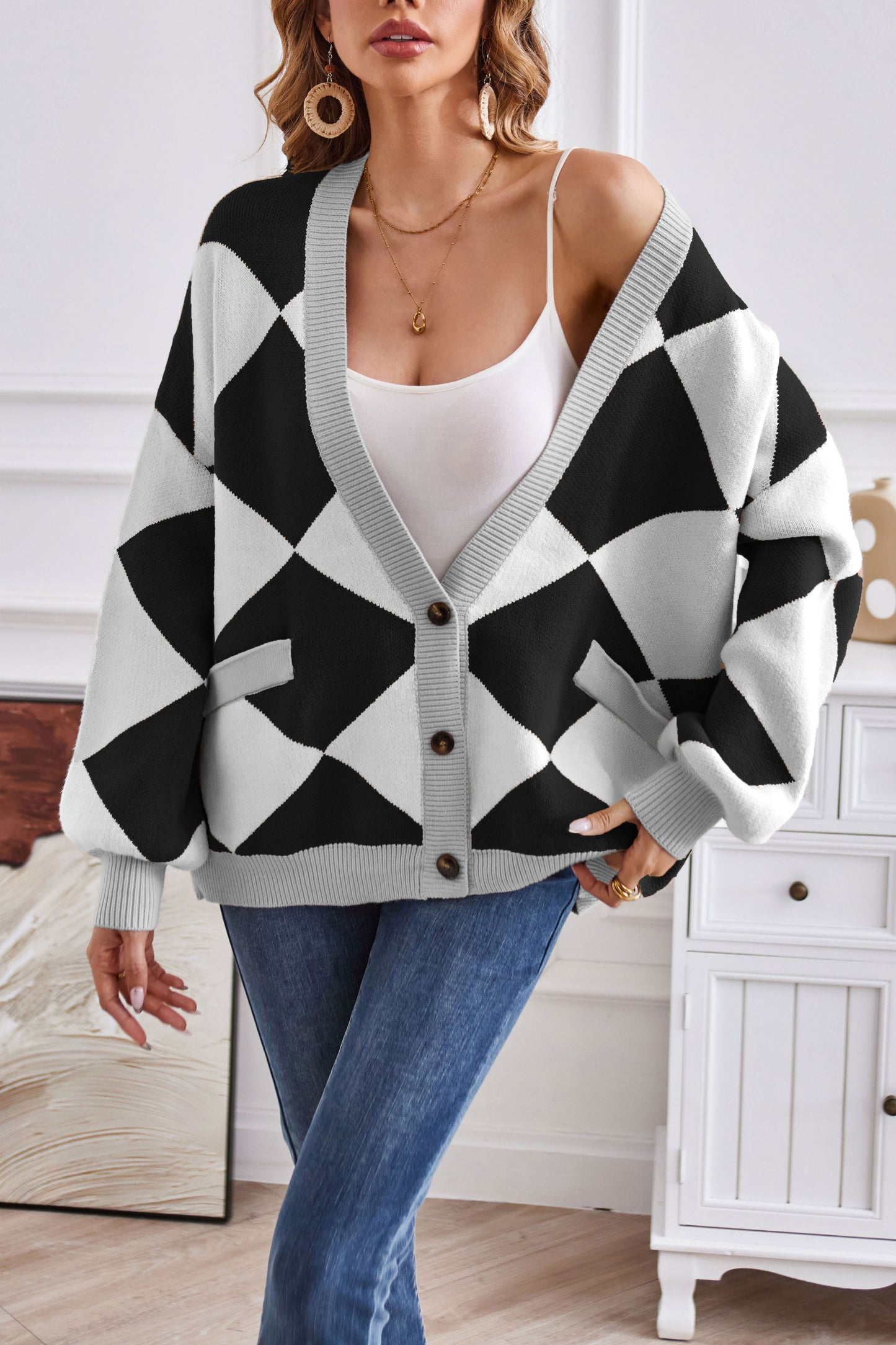 Creamtopmall V-neck geometric patchwork contrasting knitted cardigan