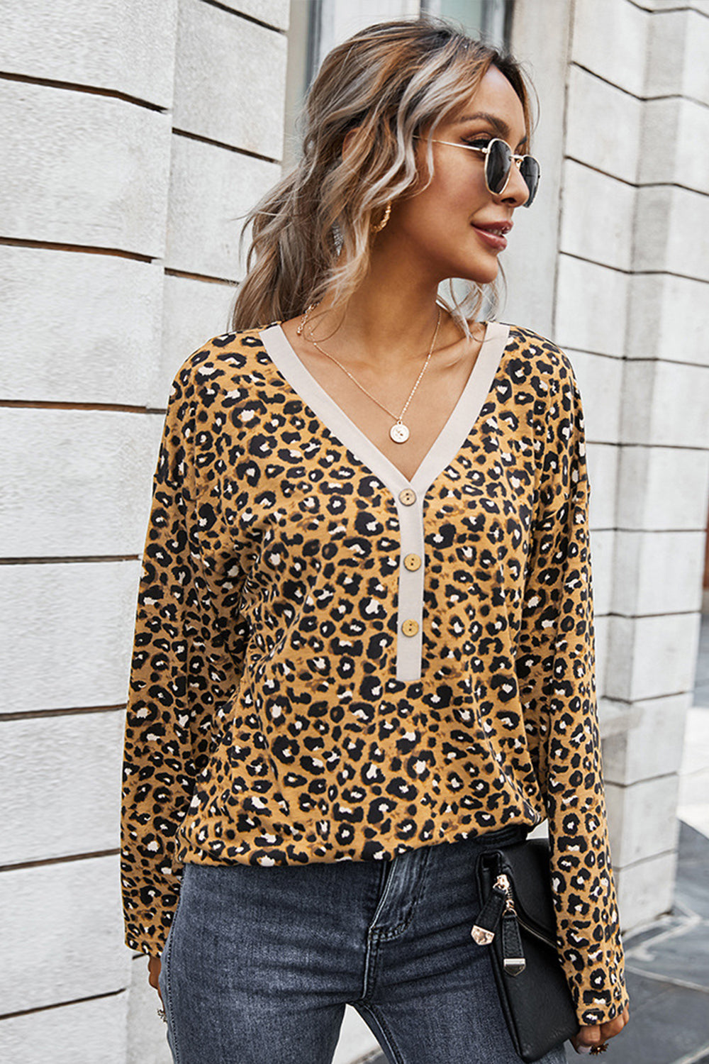 Creamtopmall V-neck Leopard Top