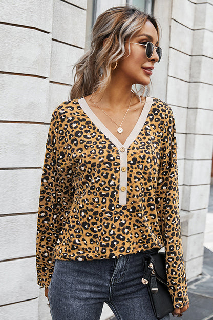 Creamtopmall V-neck Leopard Top