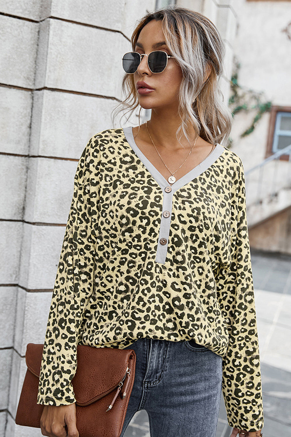 Creamtopmall V-neck Leopard Top