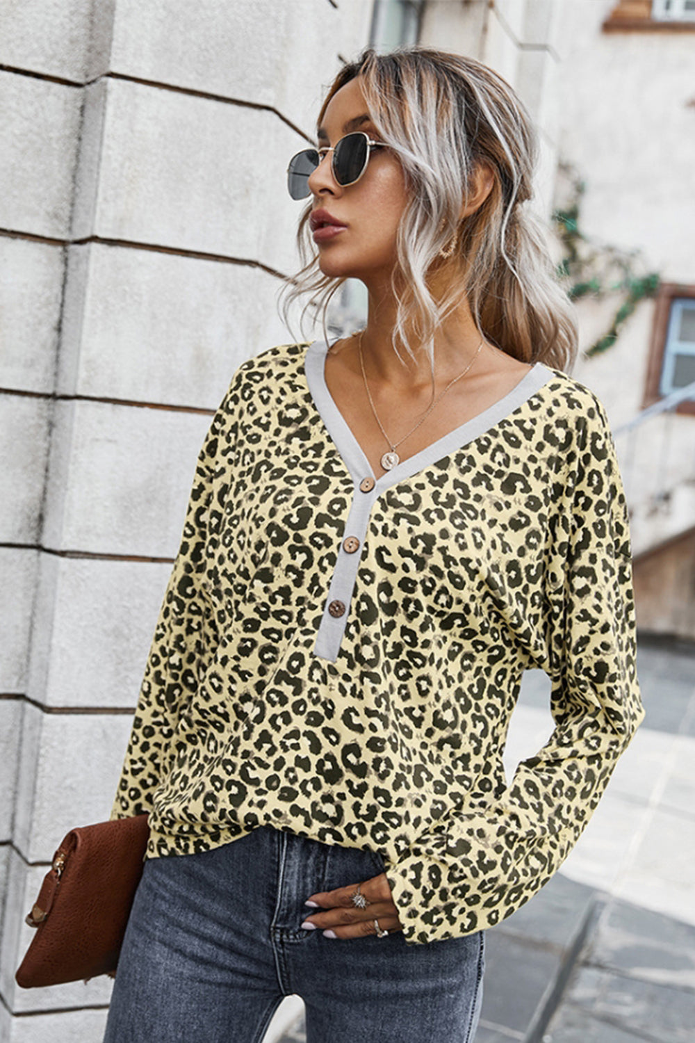 Creamtopmall V-neck Leopard Top