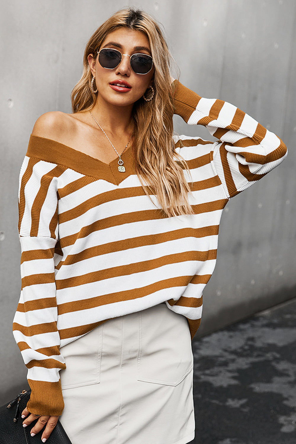 Creamtopmall V-neck Off Shoulder Stripe T-shirt