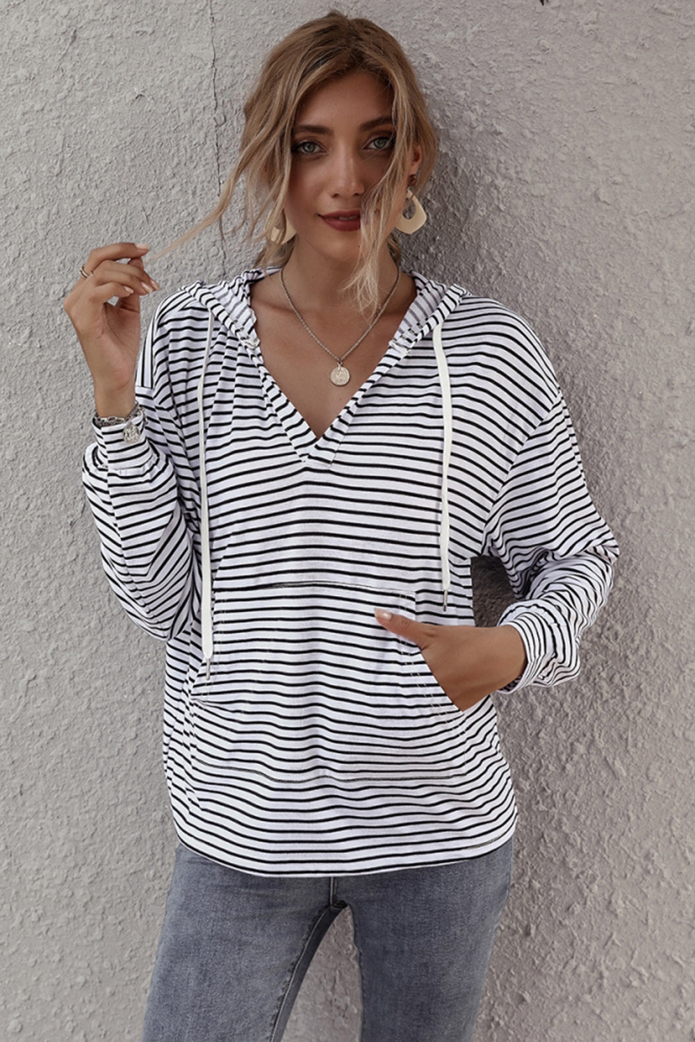 Creamtopmall Striped Hooded V-neck Sweater