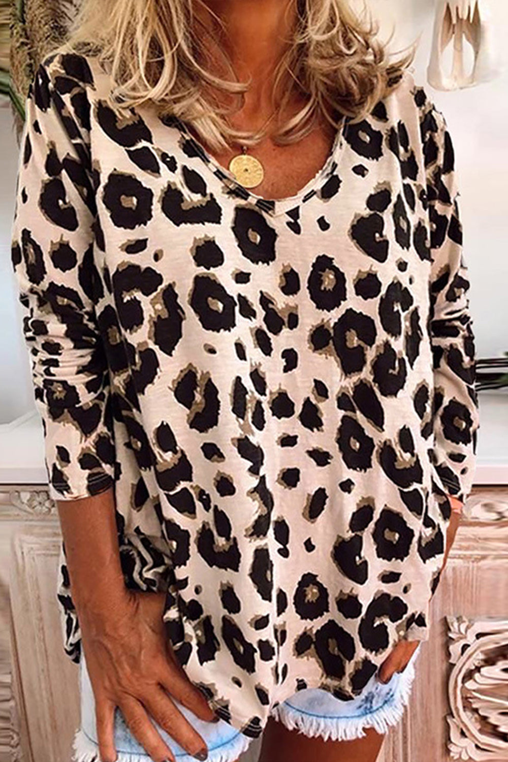 Creamtopmall Leopard Print V-neck Top