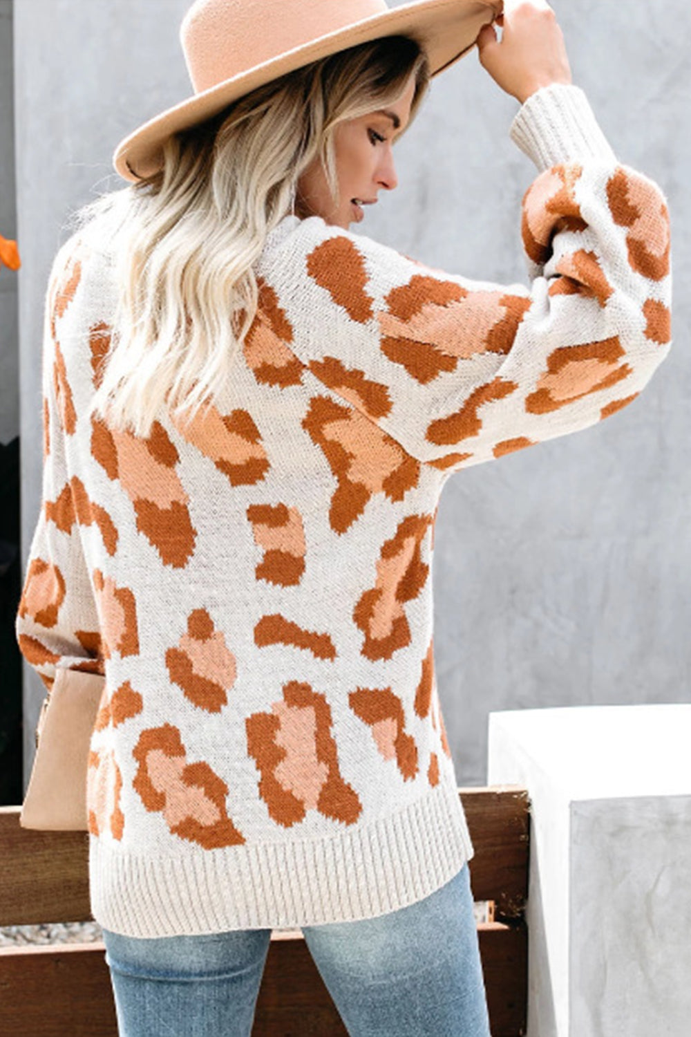 Creamtopmall Leopard Print Knit Sweater