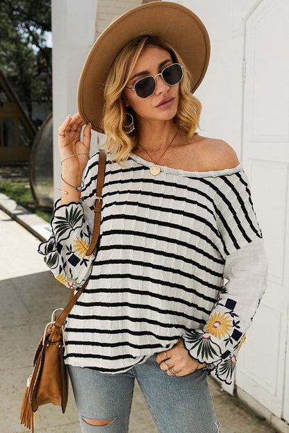 Creamtopmall Embroidered Striped T-shirt