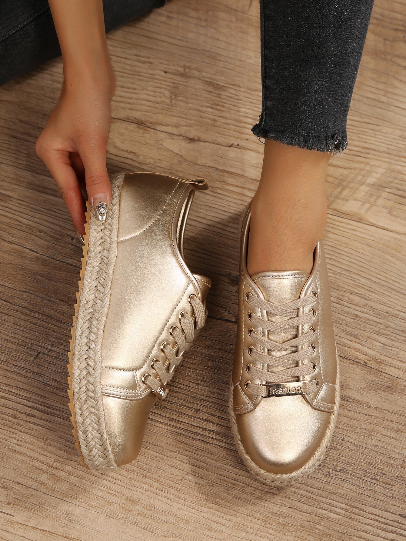 Creamtopmall Gold twine braided bottom lace-up sneakers