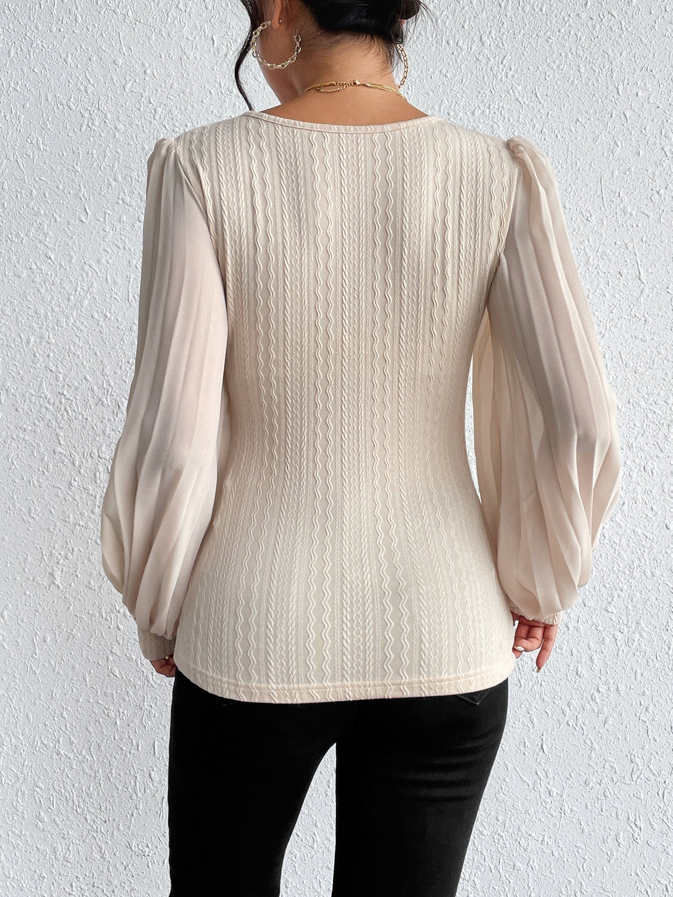 Creamtopmall Round neck slim fit lantern sleeve beige top