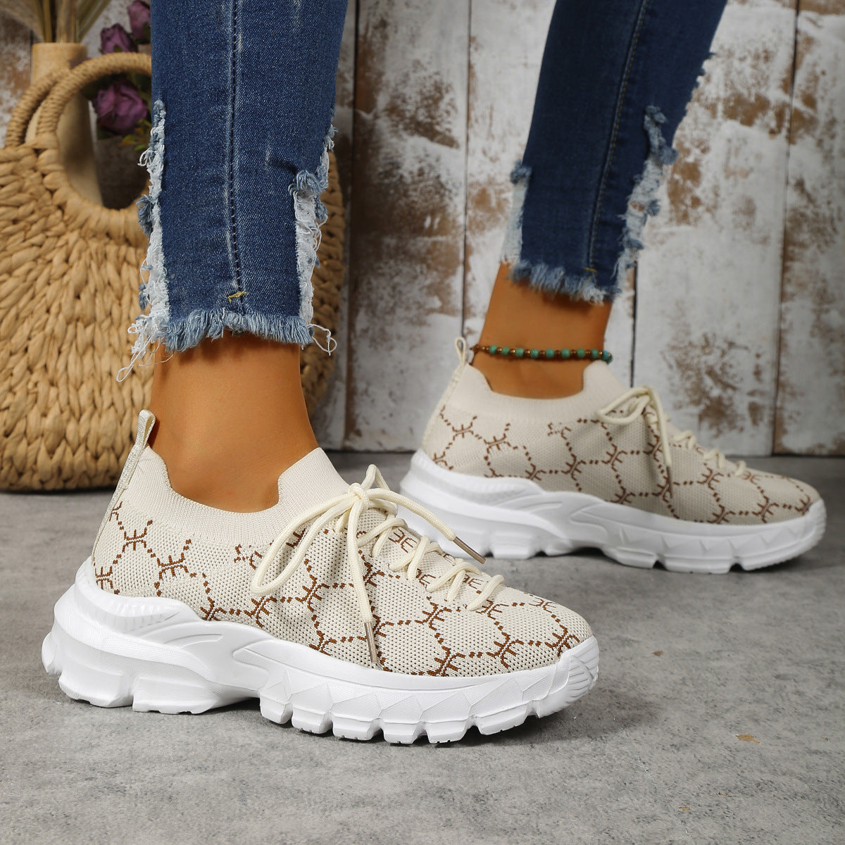 Creamtopmall Geometric pattern lace-up fly-knit sneakers