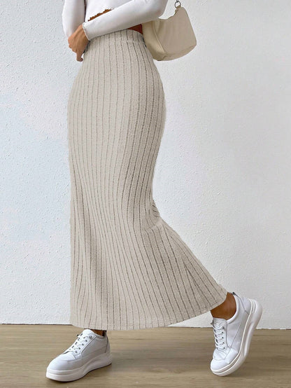 Creamtopmall CozyKnit High-waisted slim-fitting side slit knitted long skirt