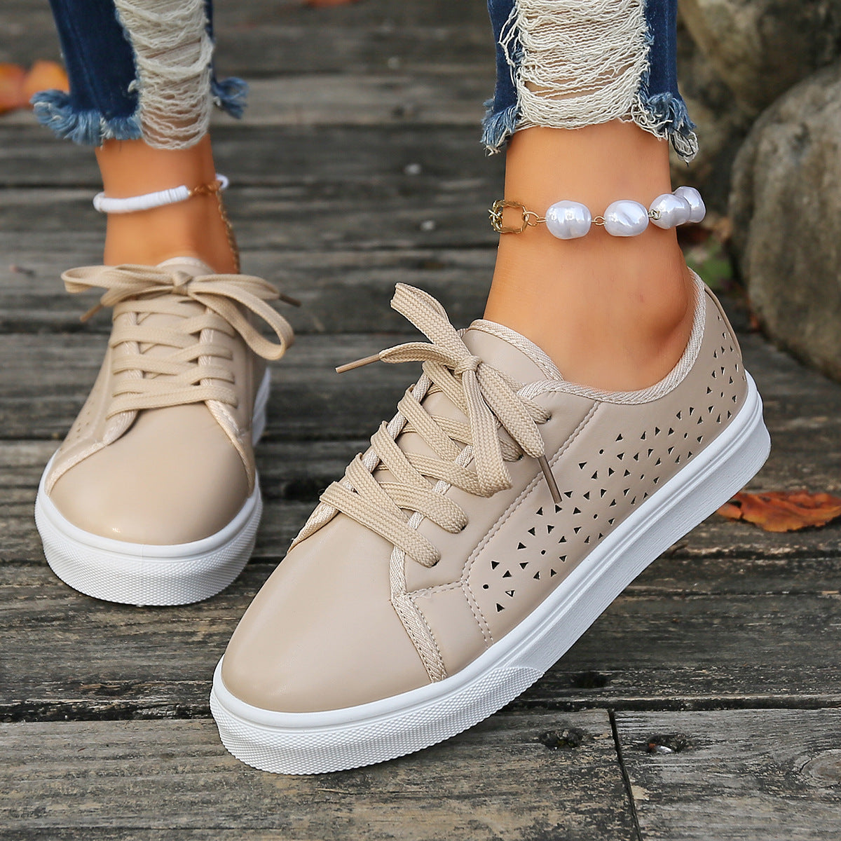 Creamtopmall Faux leather lace-up vented sneakers