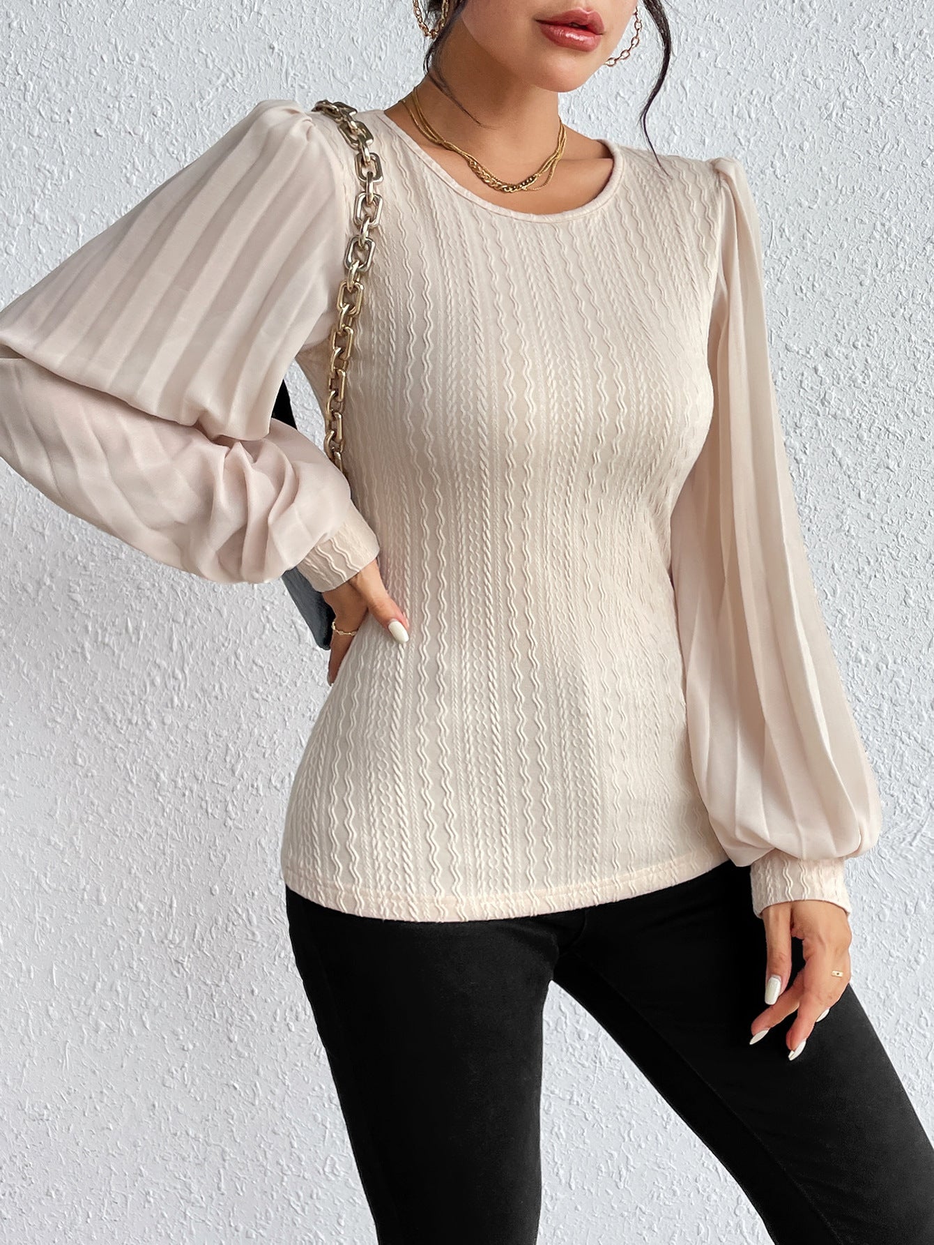 Creamtopmall Round neck slim fit lantern sleeve beige top