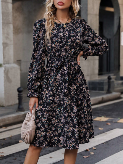 Creamtopmall Black long-sleeved V-neck floral dress