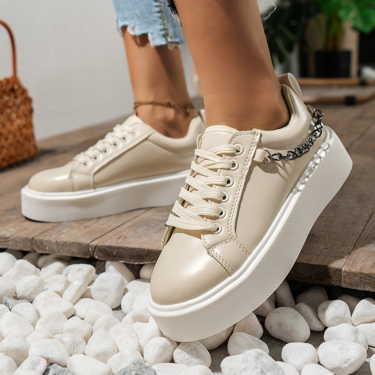 Creamtopmall Platform Lace Up Metal Chain Sneakers