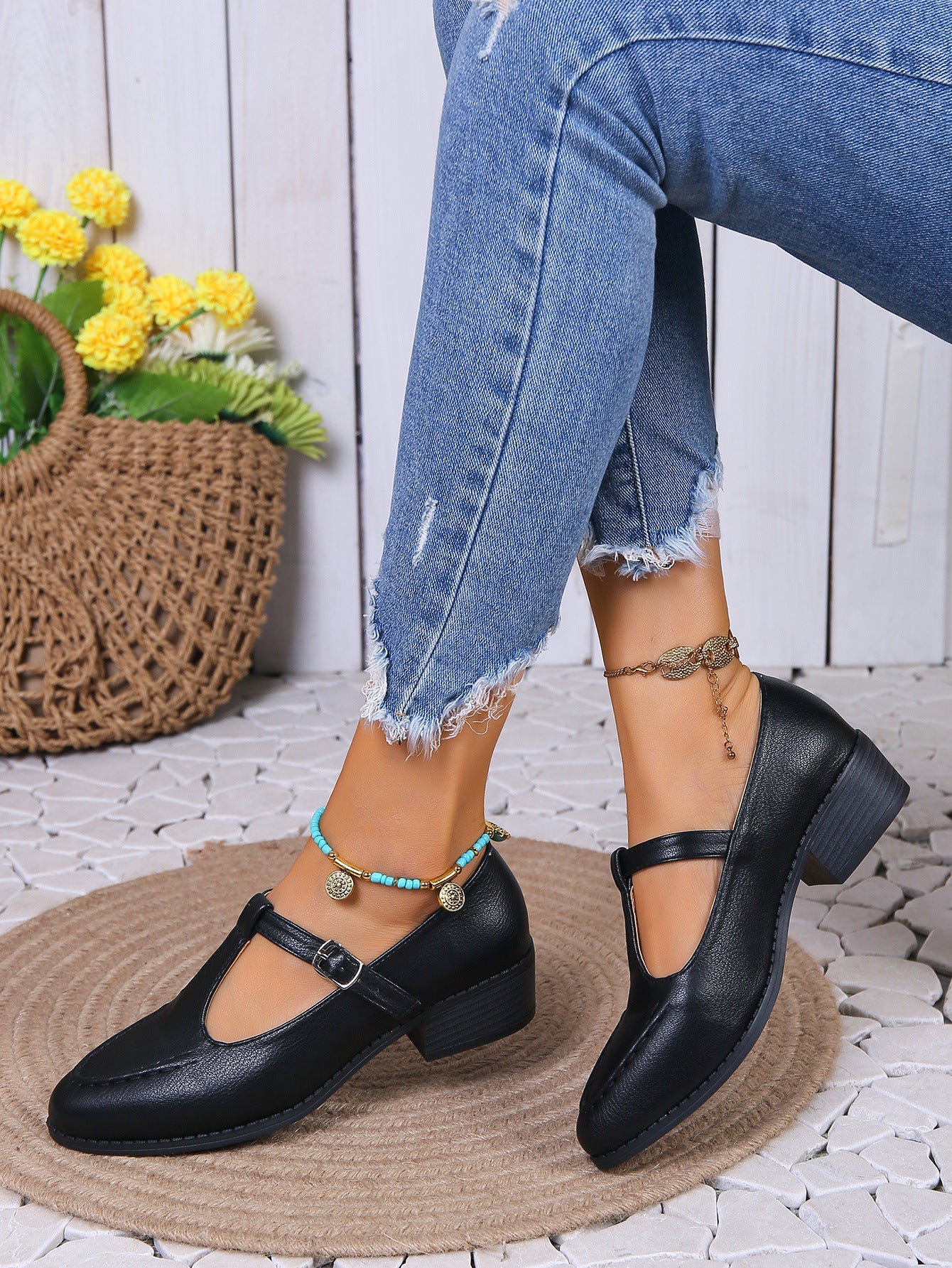 Creamtopmall Thick heel square buckle hollow leather shoes