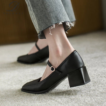 Creamtopmall Retro Med Heel Buckle Sandals