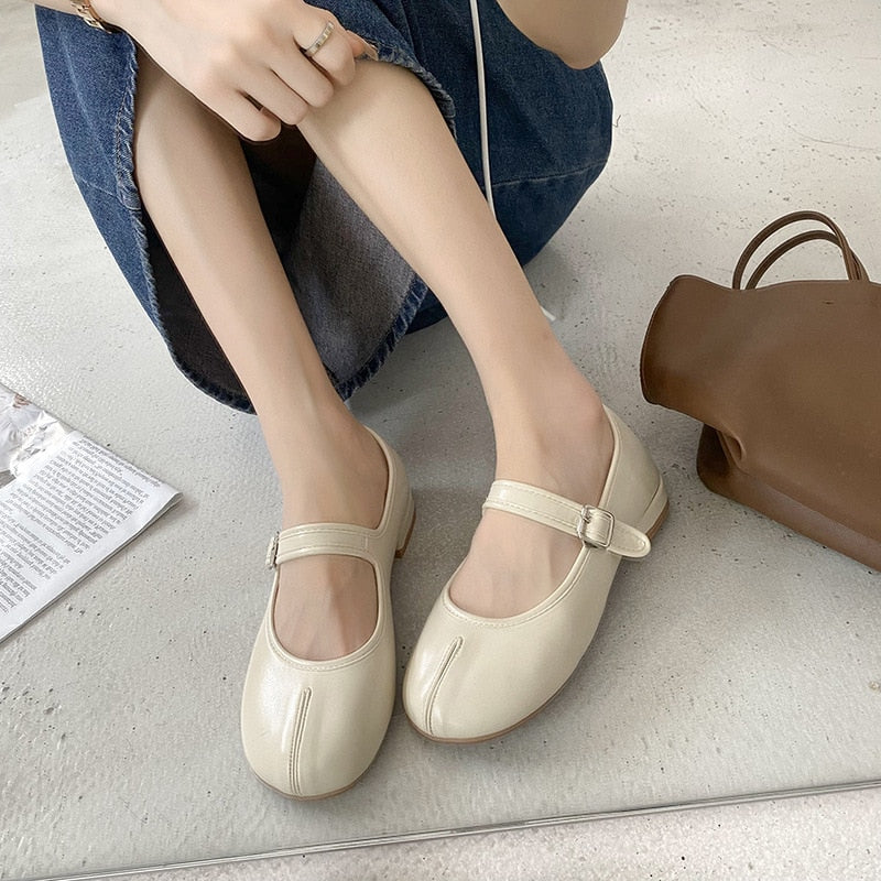 creamtopmall Summer Women Shoes Round Toe Flat Bottom Shallow Mouth Low Top Female Shoe Fashion High Quality Breathable Outer Lady Shoe