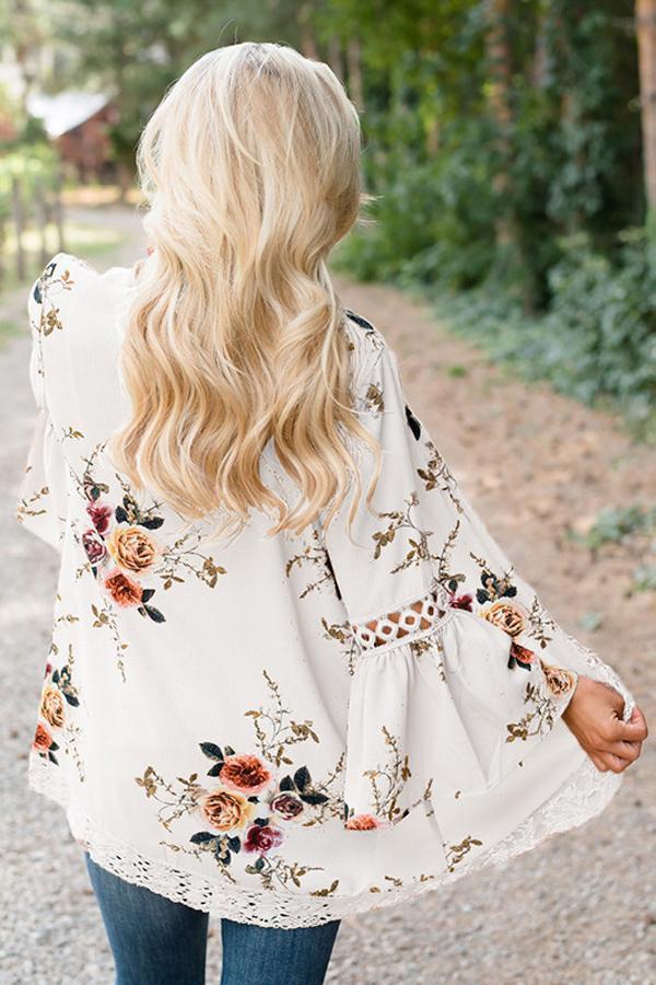 Creamtopmall Flare Sleeve Floral Print Lace Blouse