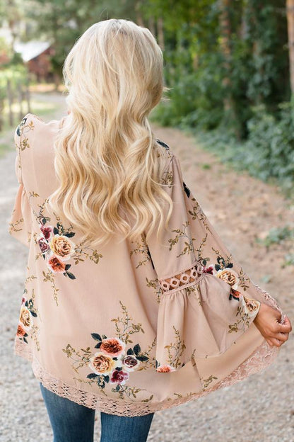 Creamtopmall Flare Sleeve Floral Print Lace Blouse