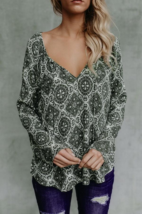 Creamtopmall Printed Chiffon V-neck Long-sleeved Shirt