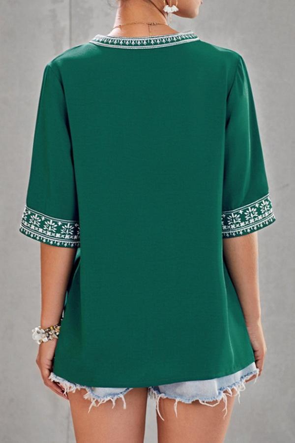 Creamtopmall V-neck Ethnic Style Embroidered Lace Blouse